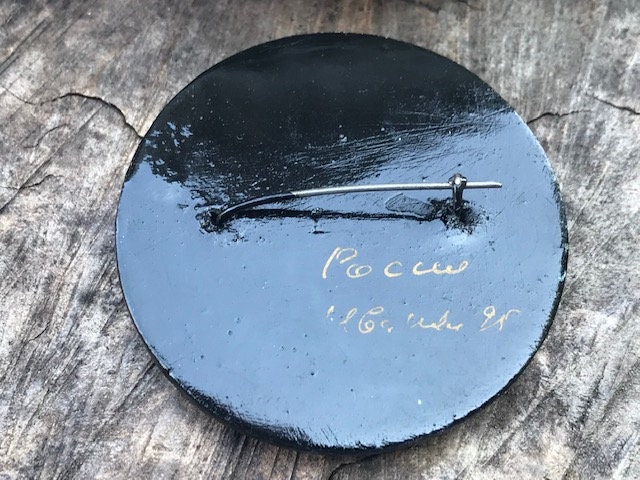 Broche Ovale Vintage En Bois Noir - Motif Floral Peint à La Main, Signée, Bijou Ancien Référence 4458