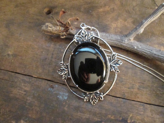 Vintage Silver-tone Necklace and Oval Shaped Blac… - image 4