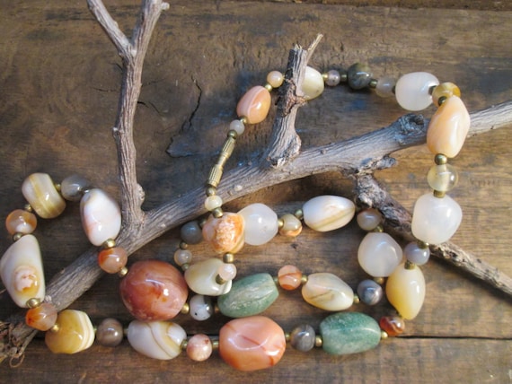 Vintage Carved and Polished Agate Stone Necklace … - image 3
