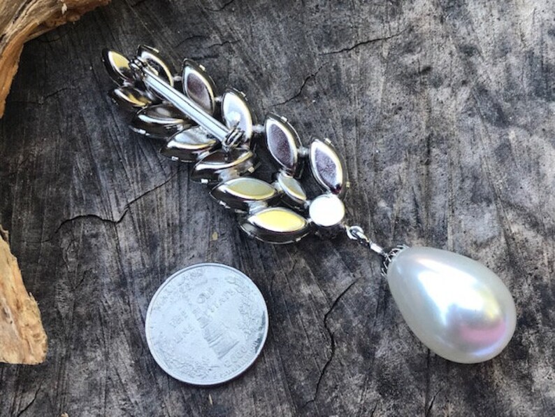 Vintage Marquise and Pearl Drop Brooch Clear Rhinetone Pearl Pin