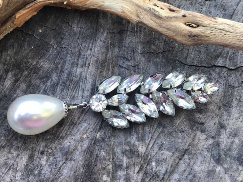 Vintage Marquise and Pearl Drop Brooch Clear Rhinetone Pearl Pin