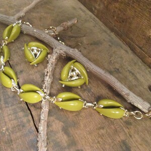 Vintage Gold-Tone and Muted Olive Green Choker Necklace and Clip Earrings Set  (E-47)
