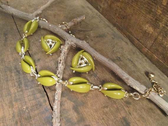 Vintage Gold-Tone and Muted Olive Green Choker Ne… - image 1