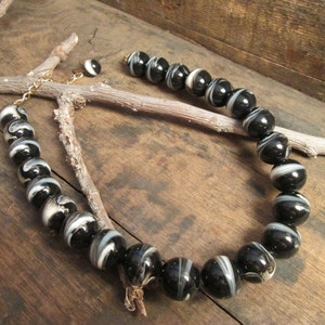 Vintage Park Lane Gold Tone Black Marbelize Choker (D-115)