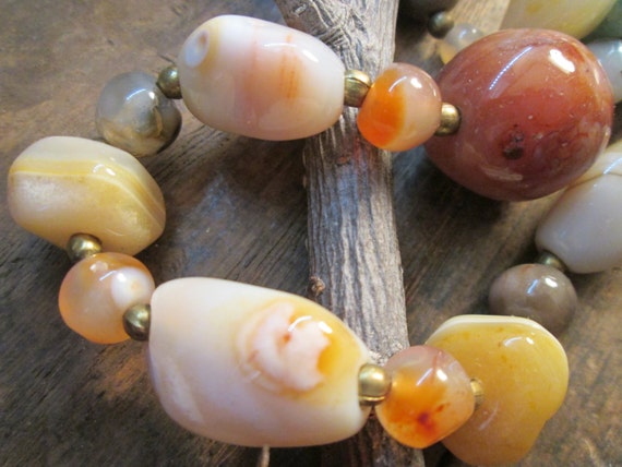 Vintage Carved and Polished Agate Stone Necklace … - image 4