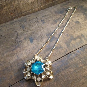Vintage Gold-Tone Necklace with Teal and Clear Round Rhinestone Pendant  (D-34)