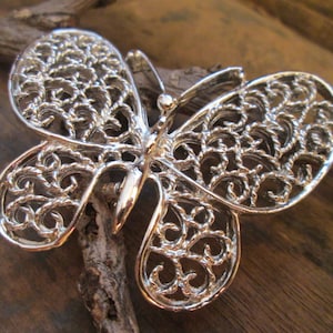 Vintage Silver-Tone Gerry&#39;s Open Work Filigree Butterfly Brooch (B-196)