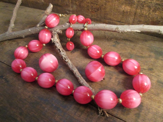 Vintage Pink-Watermelon Lucite Bead Choker with C… - image 1