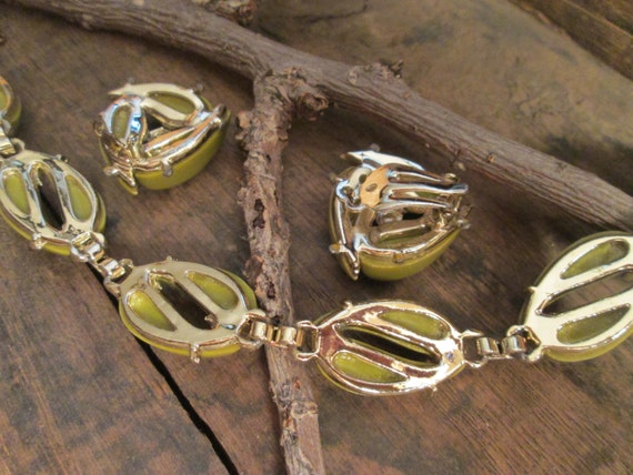 Vintage Gold-Tone and Muted Olive Green Choker Ne… - image 5