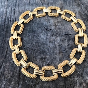 Vintage Givenchy Gold-Tone Roman Chain Link Collar Necklace (D-22)