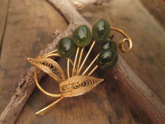 Vintage Gold-Tone Faux Jade Filigree Leaf Brooch … - image 3