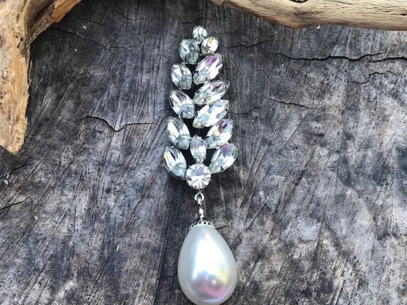 Vintage Marquise and Pearl Drop Brooch Clear Rhinetone Pearl Pin