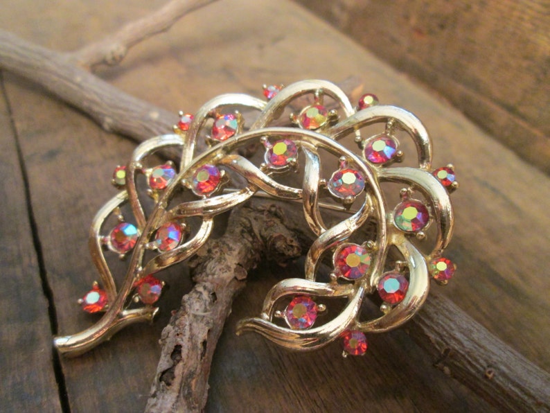 Vintage Gold-Tone Reddish Hue Aurora Borealis Brooch B-104 image 2