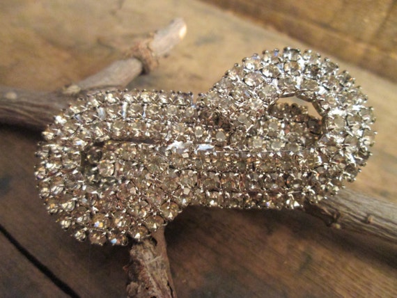 Vintage Silver-Tone Bow Brooch with Clear Rhinestones (B-82)