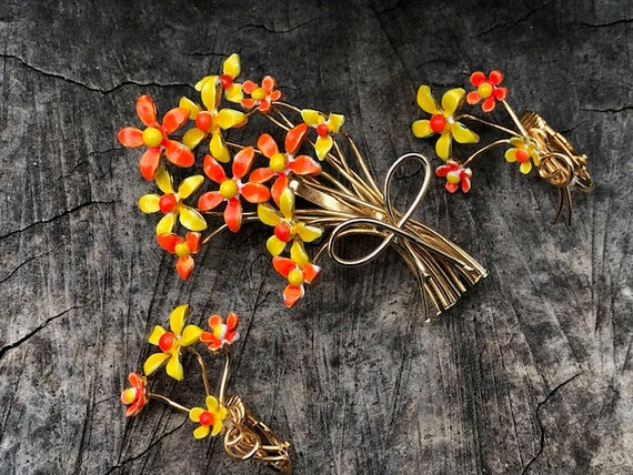 Vintage Gold-Tone and Orange-Yellow Enamel Brooch… - image 1