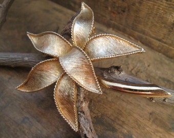 EMMONS ヴィンテージ ブローチ Vintage EMMONS Gold Tone Brooch Pin Earrings Set Leaves Clip