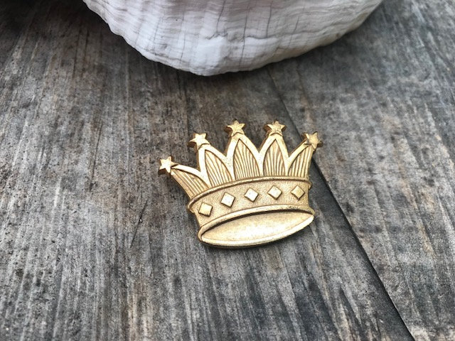 Vintage Gold-Tone Continental Trailways Crown Souvenir Pin (B-182)