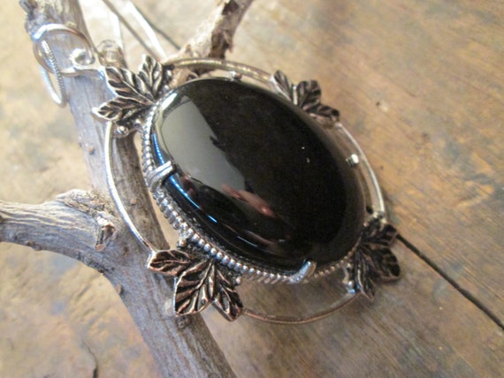 Vintage Silver-tone Necklace and Oval Shaped Blac… - image 2