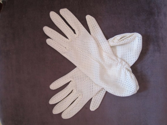 Vintage Ivory Cream Nylon Kayser Ladies Gloves wi… - image 2