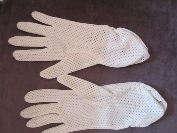 Vintage Ivory Cream Nylon Kayser Ladies Gloves wi… - image 4