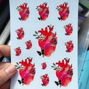 Hoja de calcomanías del chakra del corazón: a partir de una pintura original - Calcomanía artística troquelada para San Valentín - Arte original de calcomanías para embellecer el regalo del corazón