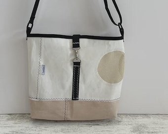 Witbeige koerierstas zeildoek | Nautische crossbodytas | Handgemaakte schoudertas | Uniseks alledaagse draagtas | Geüpcycled maritiem canvas