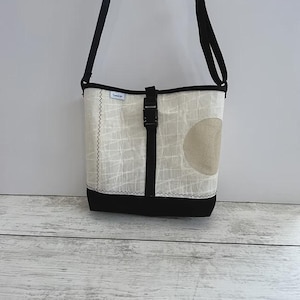 Kevlar Segeltuch Messenger Tasche | Handgemachte wasserdichte Umhängetasche | Recycled Racing Segeltasche | Unisex Urban Work Tasche