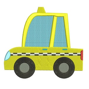 Puede incluir: Un taxi de juguete amarillo con una franja de cuadros negros y blancos, ventanas azules y ruedas negras.