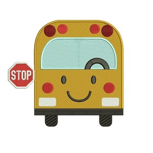 Könnte beinhalten: Ein gelber Schulbus mit einem lächelnden Gesicht, roten Lichtern und einem Stoppschild. Der Bus hat ein schwarzes Lenkrad und ein blaues Fenster.
