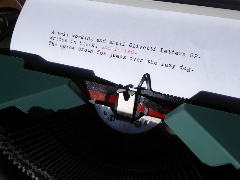 Working Typewriter Olivetti Lettera 82 Working Perfectly CHRISTMAS SALE