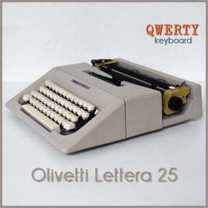 Olivetti Lettera 25 - Vintage Typewriters - Fully Servived - Working Perfectly