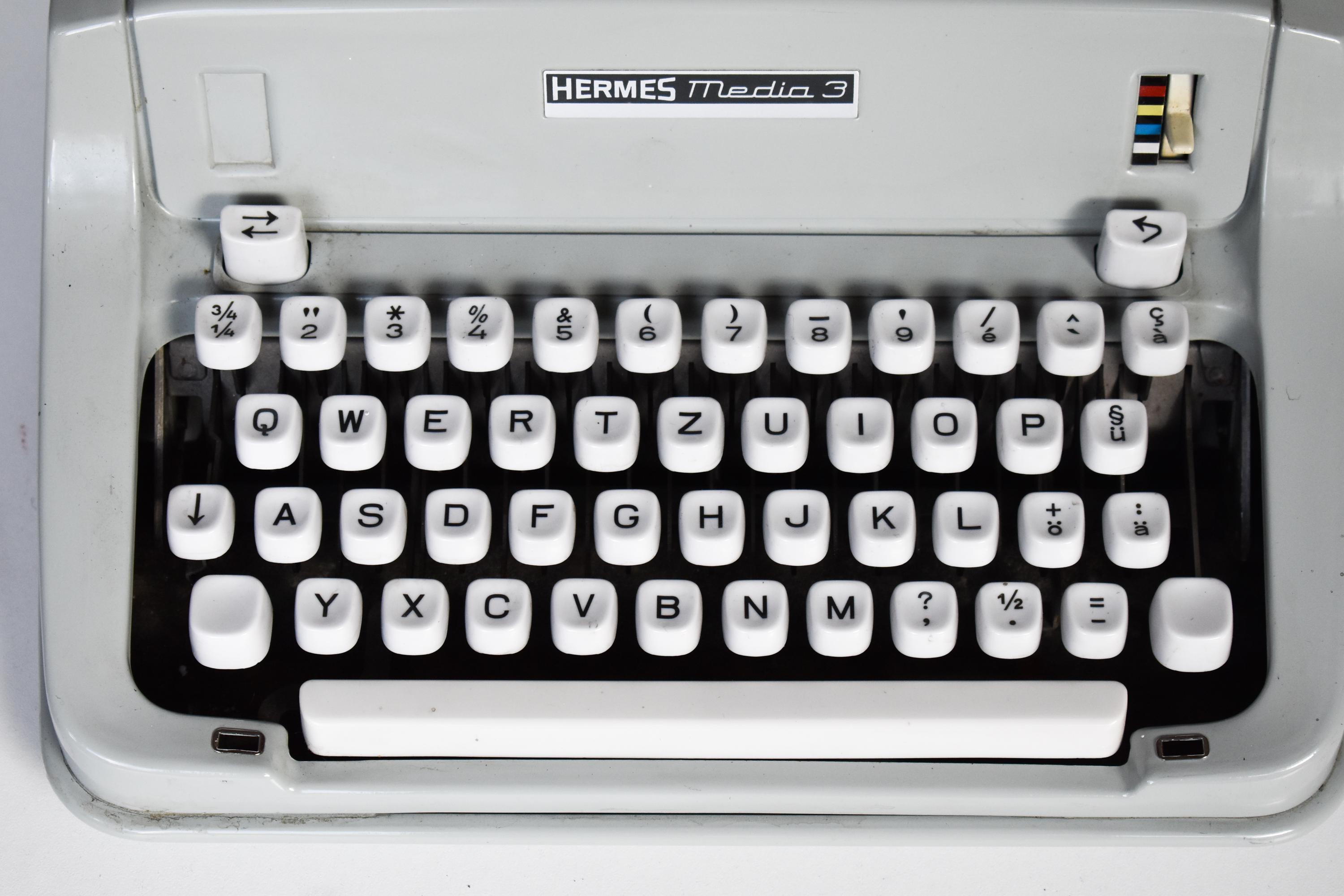完璧に動作するタイプライター - 新品プラテン - Hermes Media 3