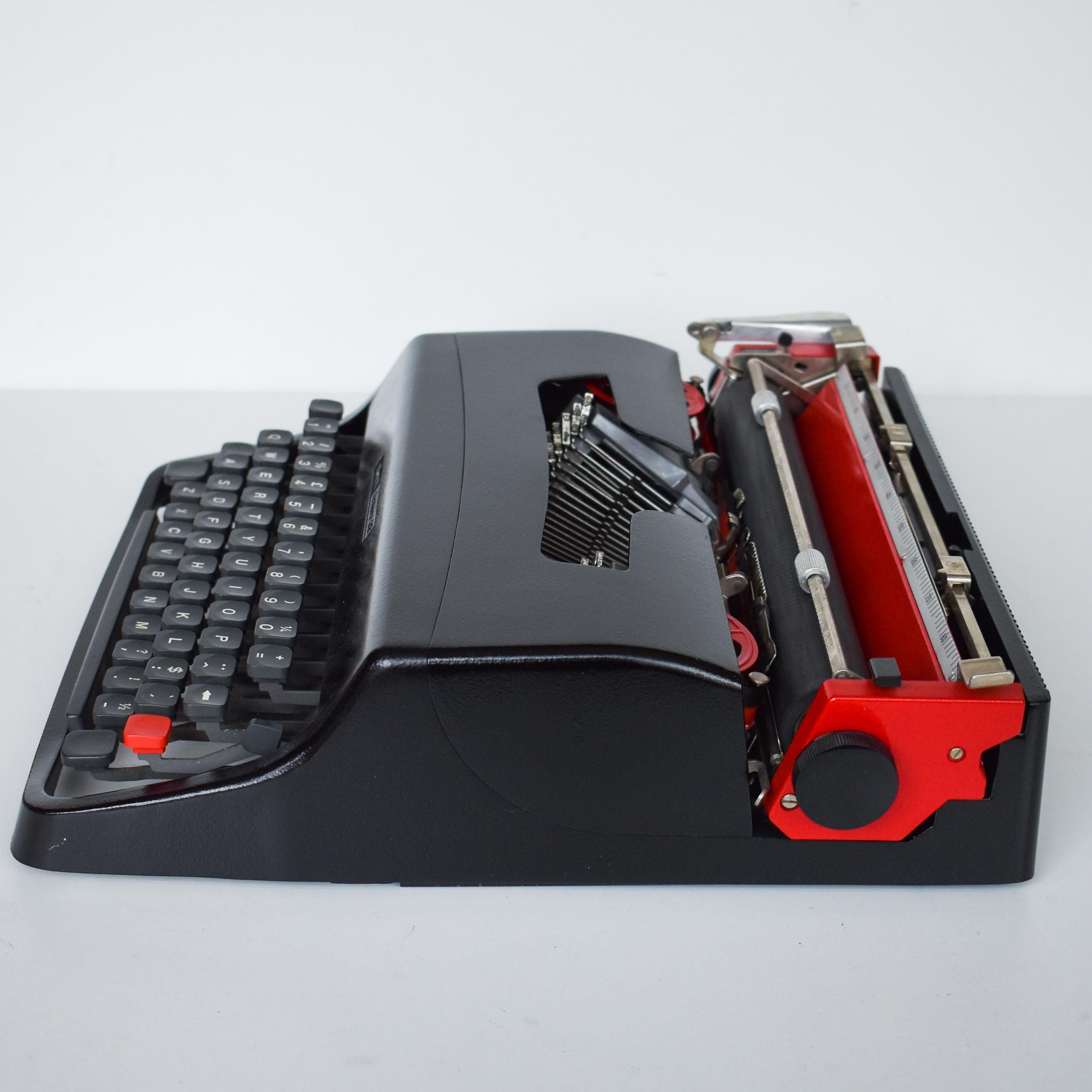 カスタムカラーもご用意 - 2色展開 Olivetti Lettera 32 タイプ