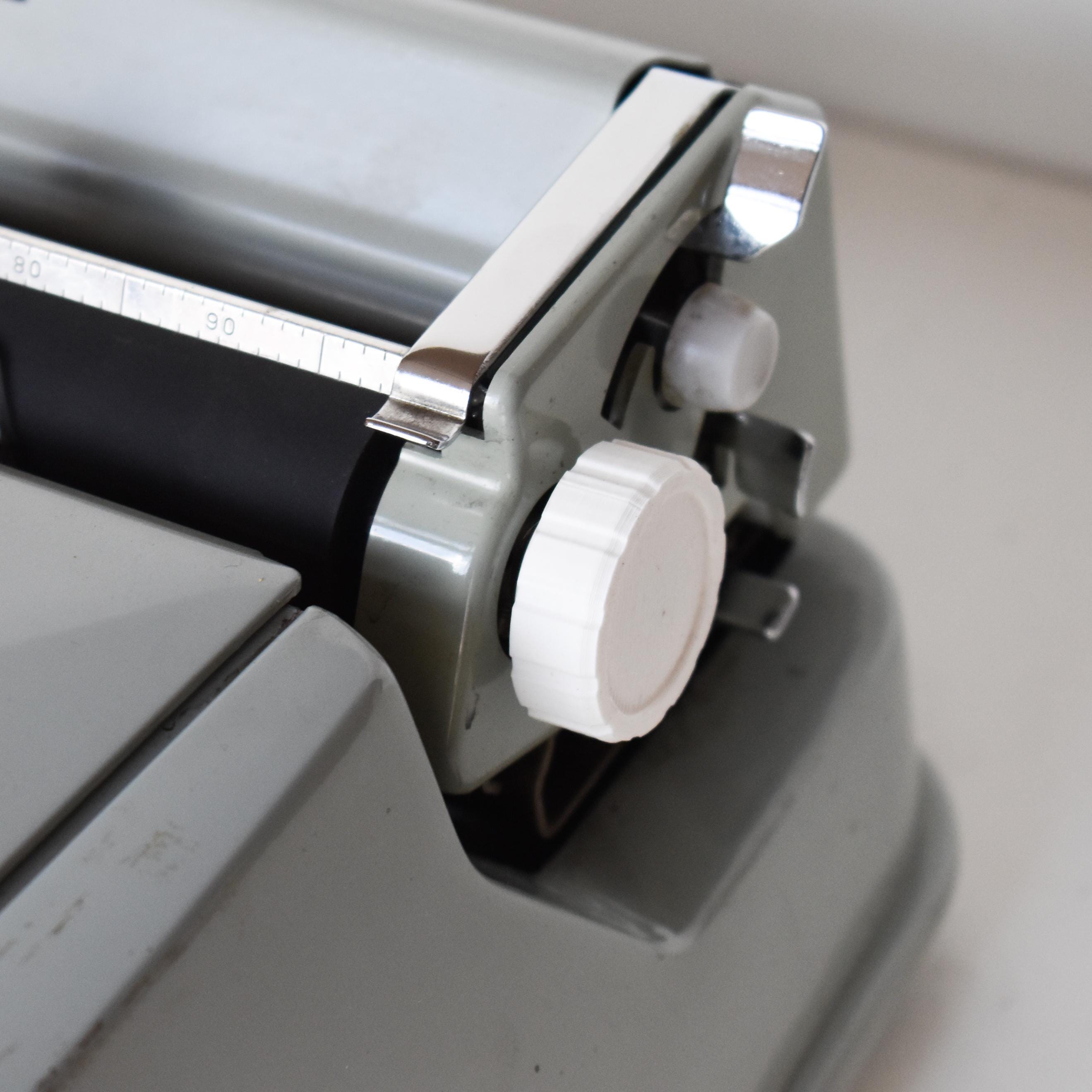 完璧に動作するタイプライター - 新品プラテン - Hermes Media 3