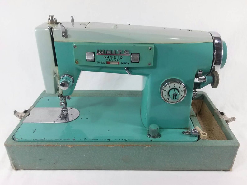 Vintage White Portable Zigzag Sewing Machine Model 3355 Retro Etsy