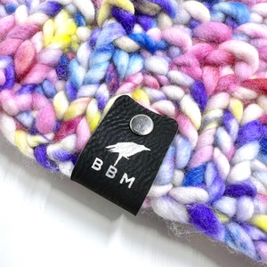 Etiquetas de piel sintética personalizadas con remaches / Etiquetas personalizadas SIN COSER para artículos hechos a mano / Etiquetas comerciales para tejer y hacer crochet