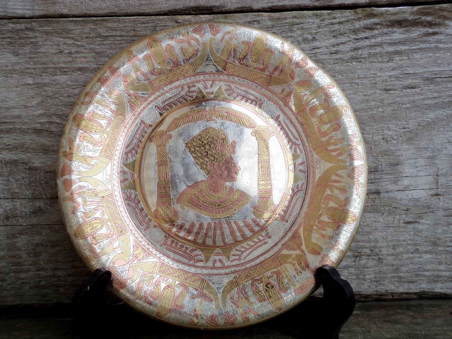 Handmade Metal Wall Plaque Plate 34cm//13” EGYPT Vtg Egyptian Queen Nefertiti