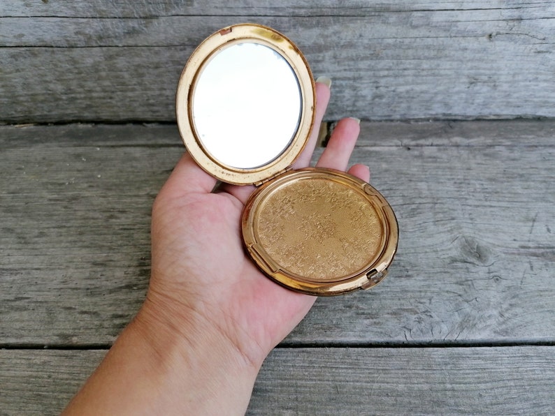 Vintage Powder Compact Ornate Brass Powder Box with Leaves Brass Powder Case with Mirror Compact Vanity Powder Box