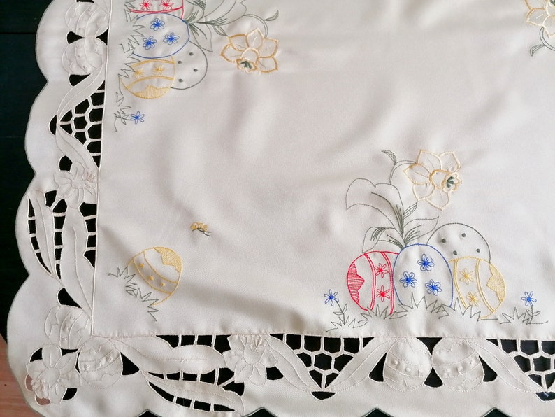 Vintage Easter Tablecloth Yellow Tablecloth With Embroidered Etsy