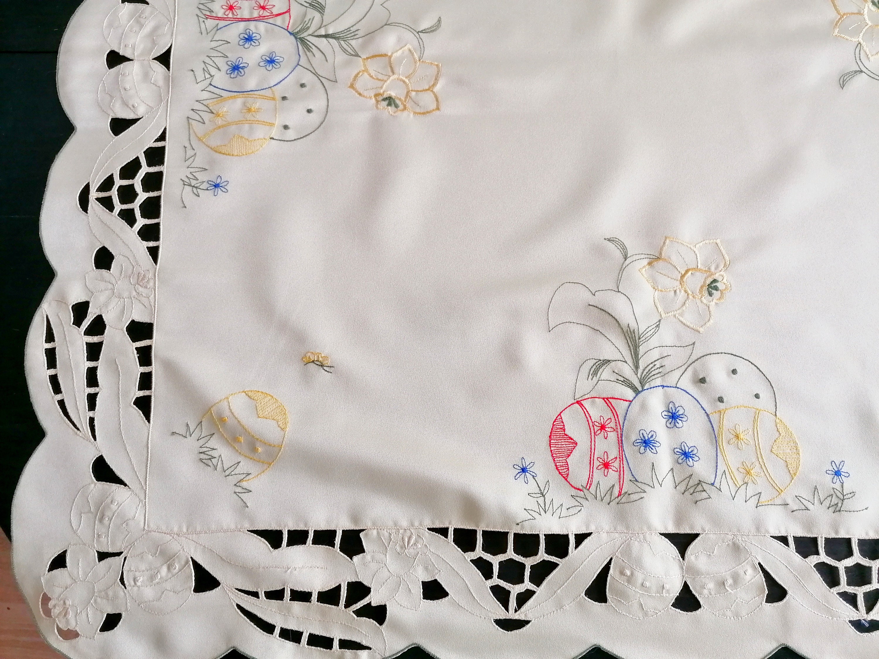 Dark Green Yellow Easter Chicks Easter Eggs Embroidery #4-01-35 Vintage Easter Table Cloth