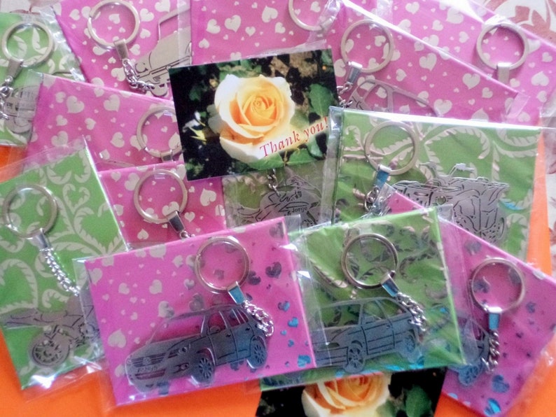 Birthday gift Personalized Keychain Car Keychain Keyring for Toyota Custom Keychain Key chain for TOYOTA ISIS Platana