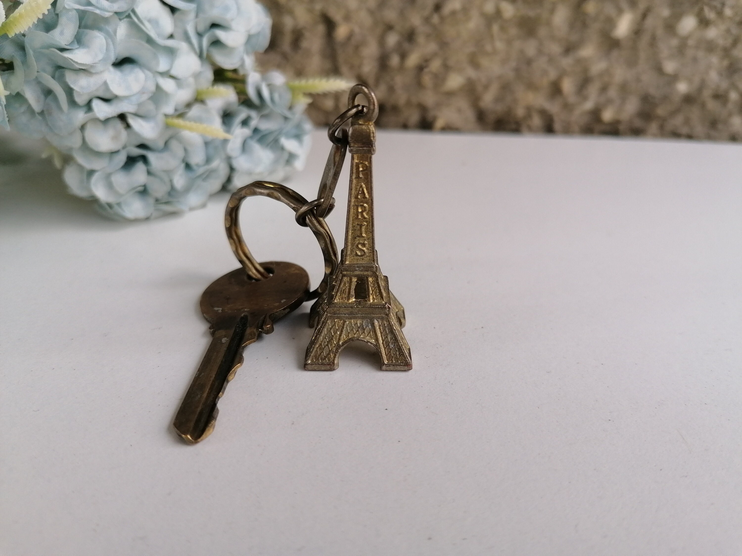 Fangfeen Tour Eiffel Modèle Keychain Rétro Paris Porte Porte-clés en métal rétro de Split Porte Clés Tour Keychain