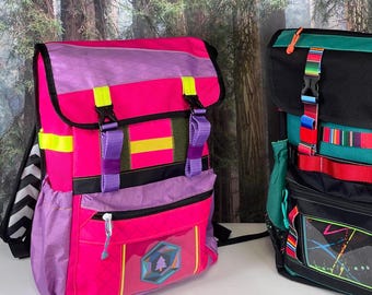 Middelgrote rugzak met aangepaste klep - Kies je eigen kleuren - Op bestelling gemaakt