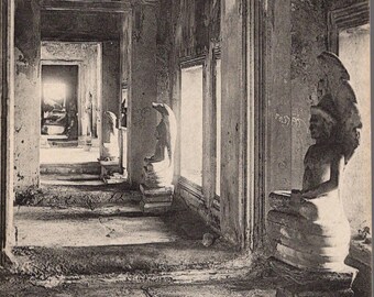 Antique Postcard - Angkor Vat - Bouddhas.