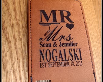 Luggage Tag Mr & Mrs Leather Vegan Personalized Bride and Groom Wedding Groomsmen Gift Monogram Travel Tag Travel Gift, Honeymoon Gift