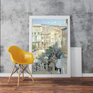 Puede incluir: Una pintura que representa una escena de calle bulliciosa en una ciudad europea. La pintura presenta una variedad de edificios, incluyendo un edificio alto con una torre de reloj, y una multitud de personas caminando por la calle. La pintura está hecha en un estilo realista, con un enfoque en el detalle.