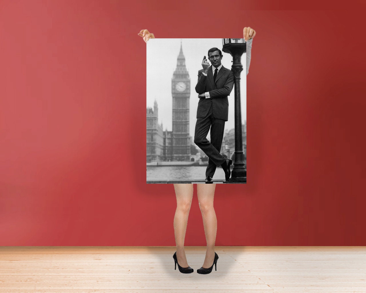 Photo Dédicacée De George Lazenby En James Bond 007 - Format 25,4x20,3 Cm, Prête à Encadrer