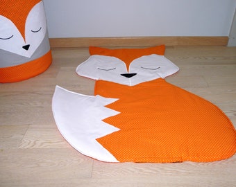 Tapis renard, orange et blanc