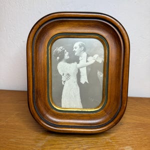 Vintage Wooden Picture Frame – Small Wooden and Gold Frame – Mid-Century Style Home Decor – Retro Photo Frame