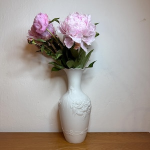 Vintage Porcelain vase, Kaiser vase, West Germany, M. Frey, elegant vase, timeless vase, white vase,